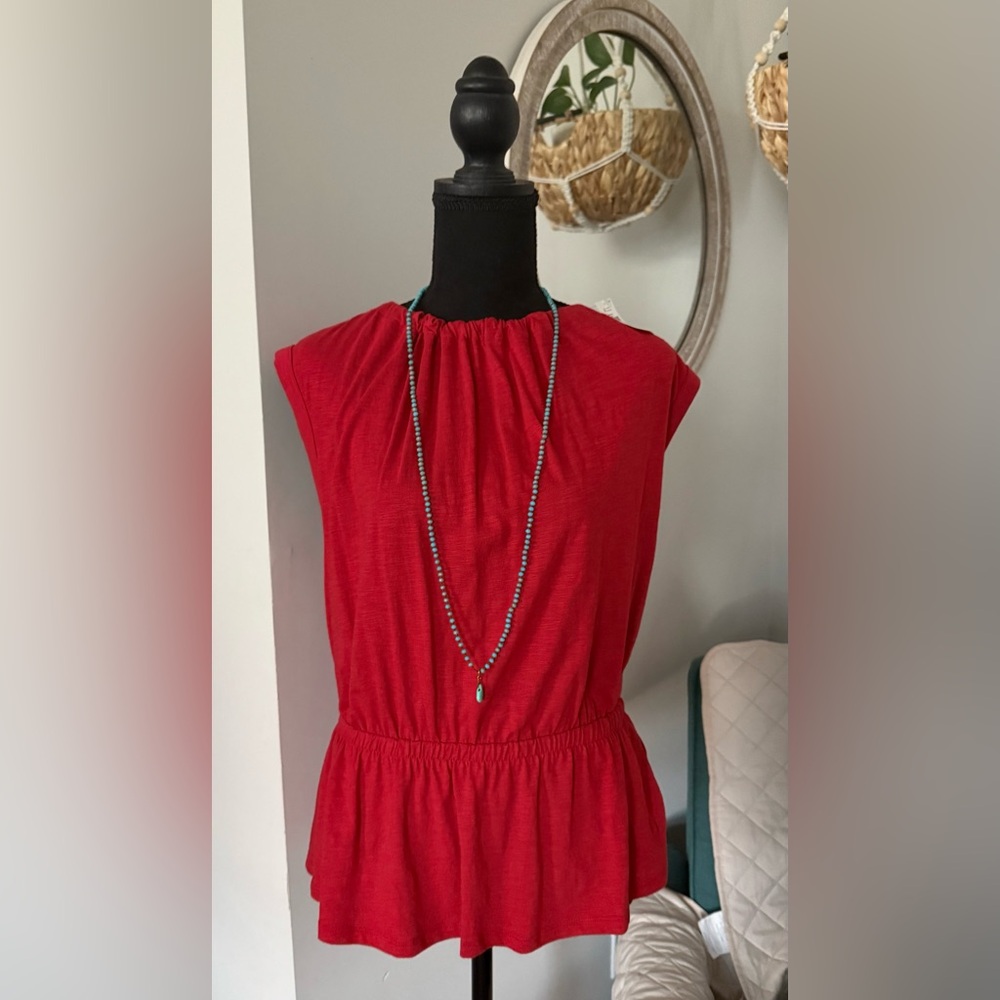 NWT Beautiful Banana Republic Red top. - Picture 2 of 2